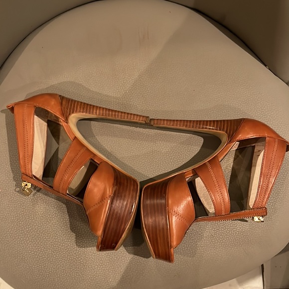 Michael Kors Sexy Platform Open Toe Heel Shoes with Zipper Hardware Accent - Picture 6 of 11